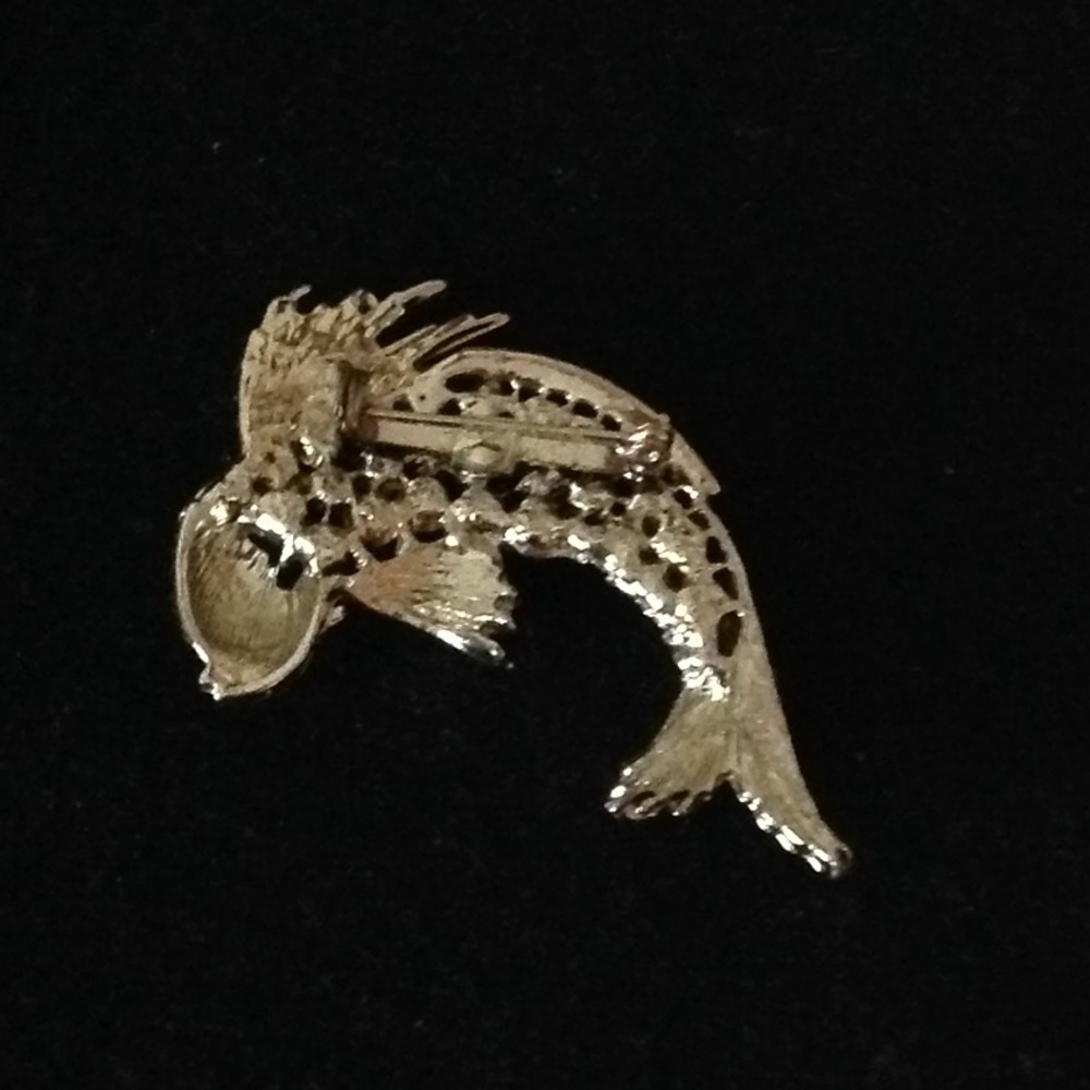 Fish Brooch - Picture 2 of 3